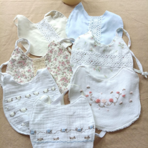 baberos bordados y lisos